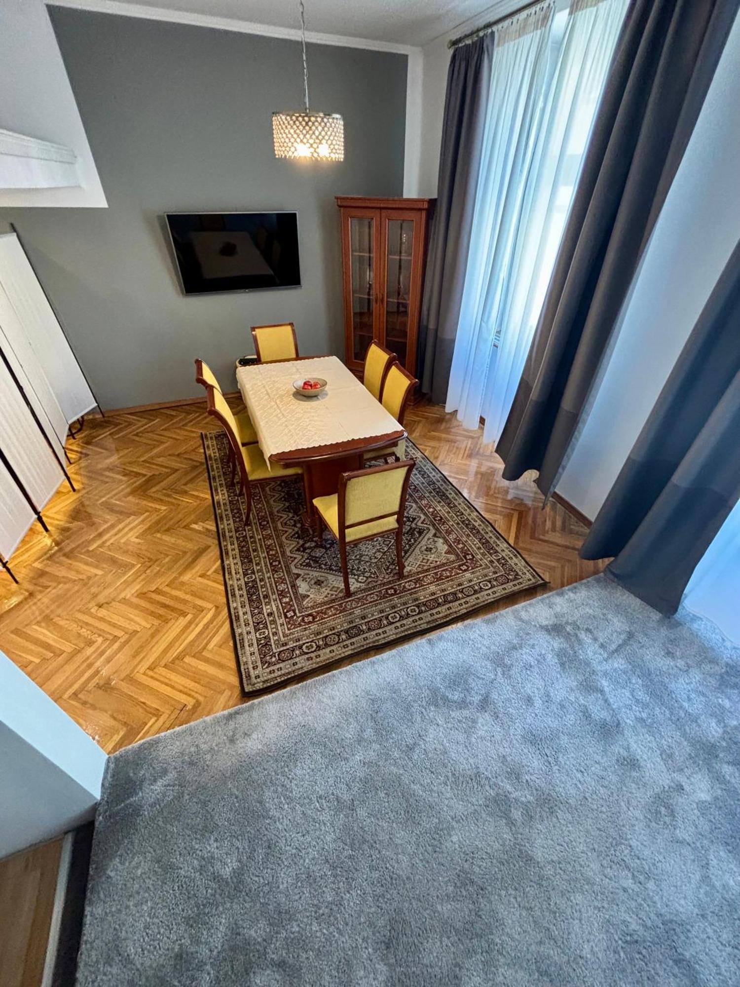 Vintage Senacka 3 Apartment *